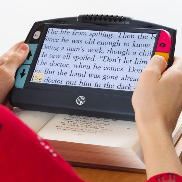 Juno-magnifier-on-student-bandw
