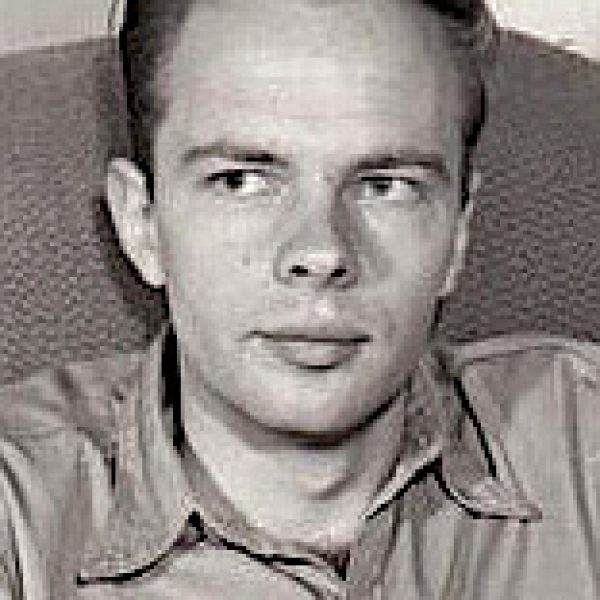 Philip_K_Dick_in_early_1960s_(photo_by_Arthur_Knight)_02_(cropped)